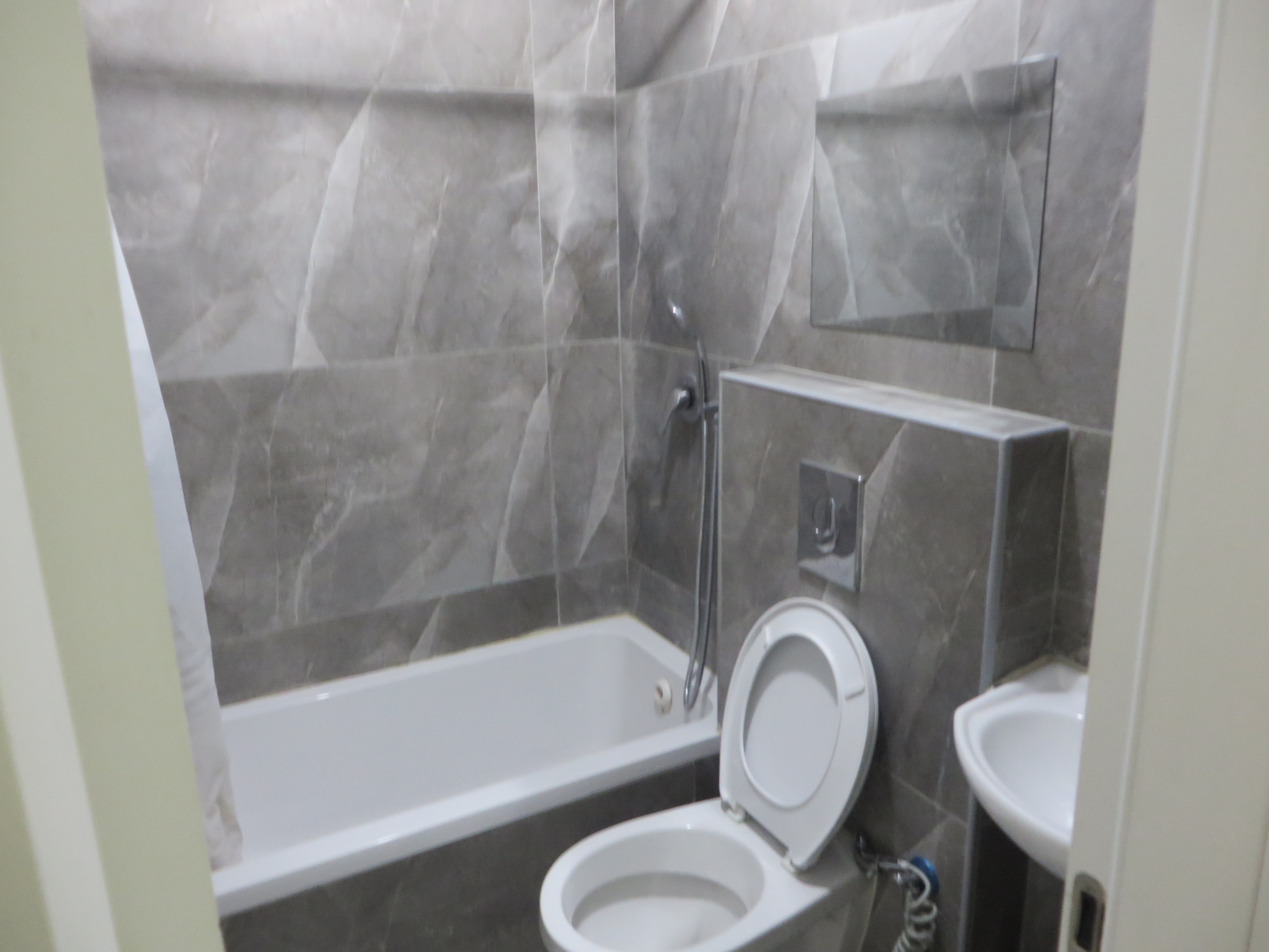 Beutiful new 1 bedroom Apt on Maanei Simcha Romema photo 4