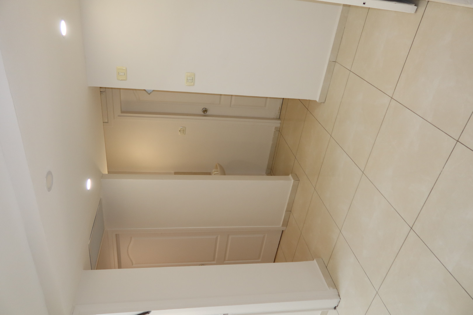 Spacious ground floor 3 bedroom apartment tcheles mordechai  photo 2