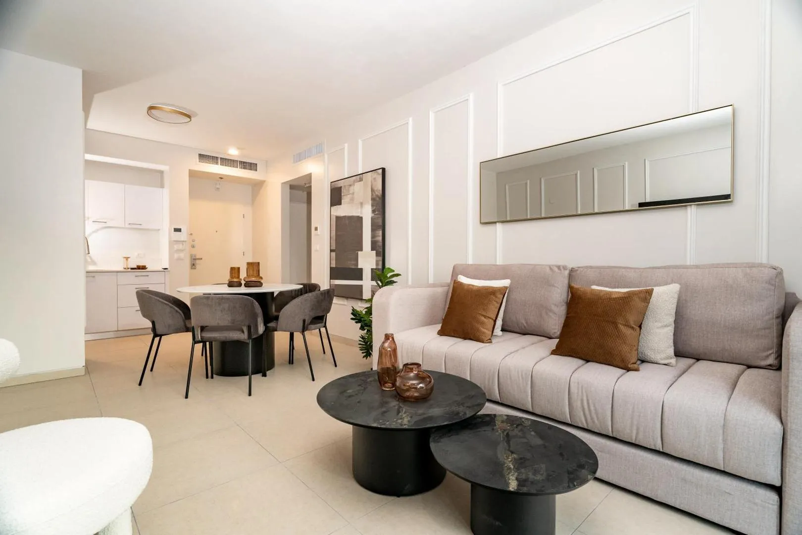 Gorgeous Light-Filled 1BR  photo 3
