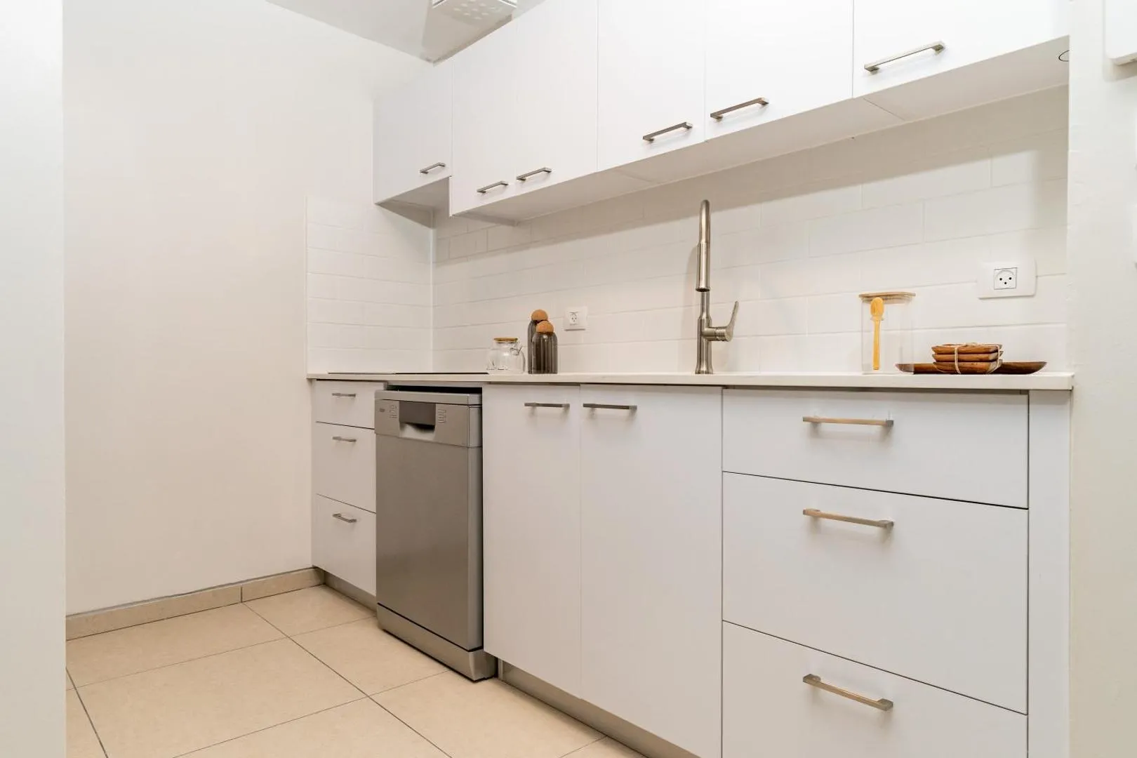 Gorgeous Light-Filled 1BR  photo 5