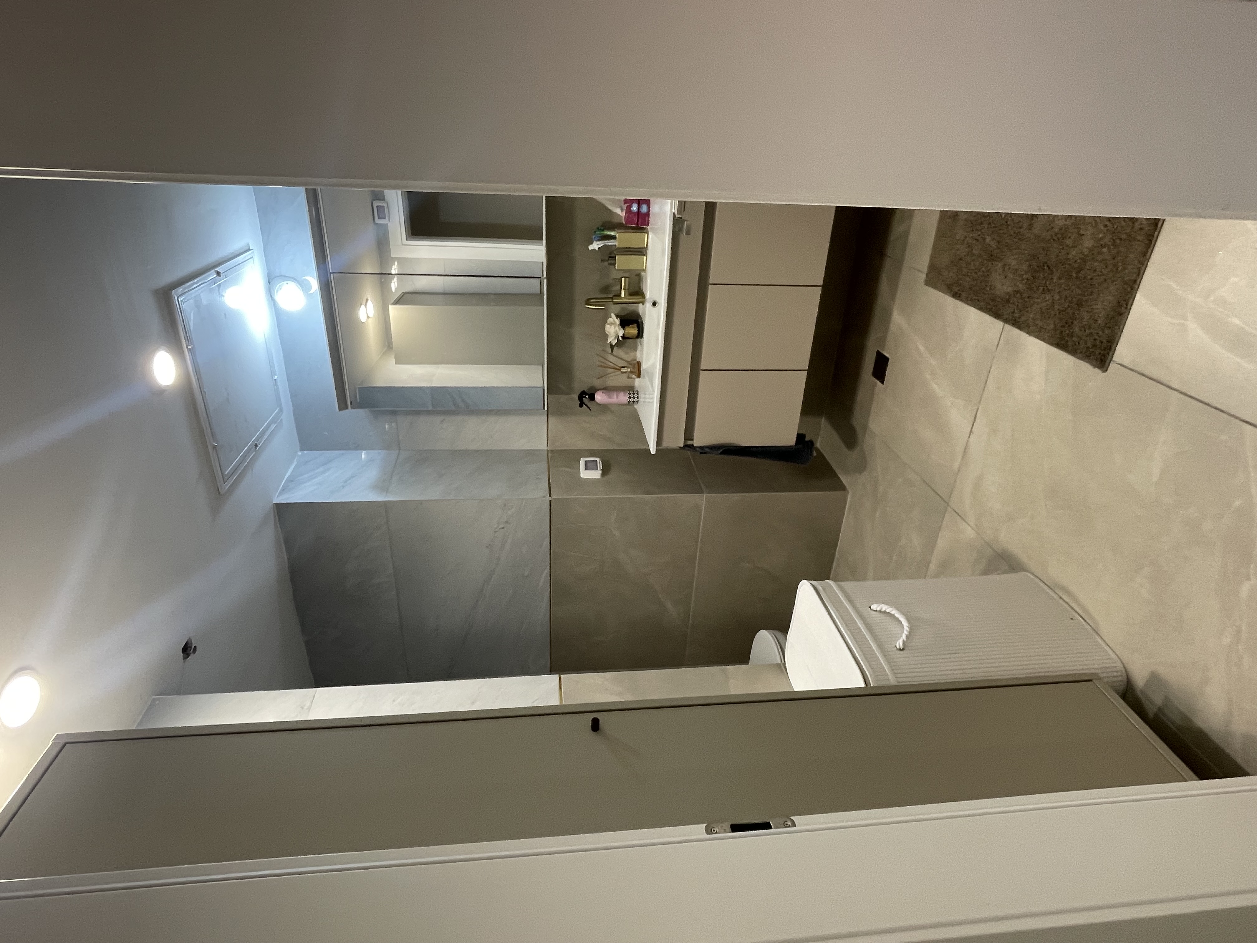 Medium Term 2 Bedroom Apartment photo 4