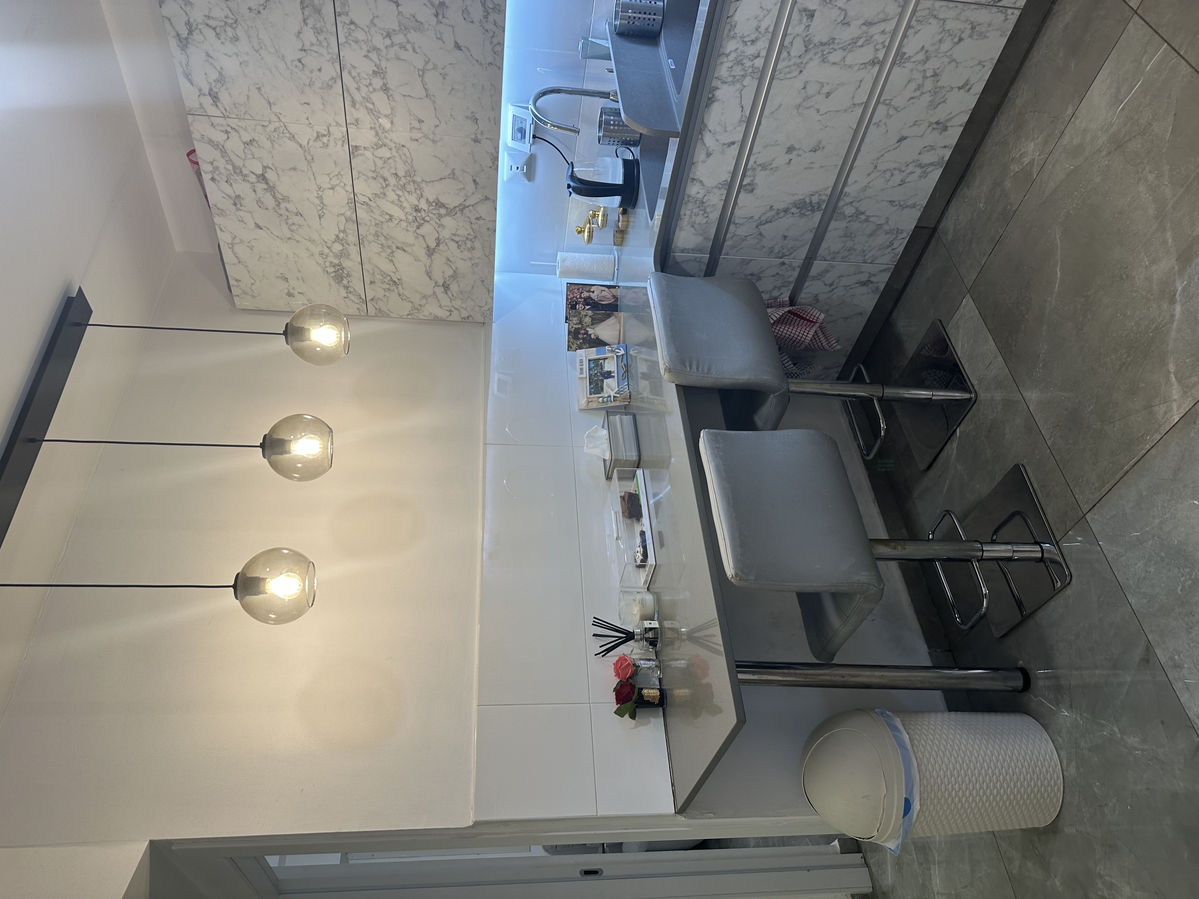 1 Bedroom with Seperate Kitchen/dining room photo 5