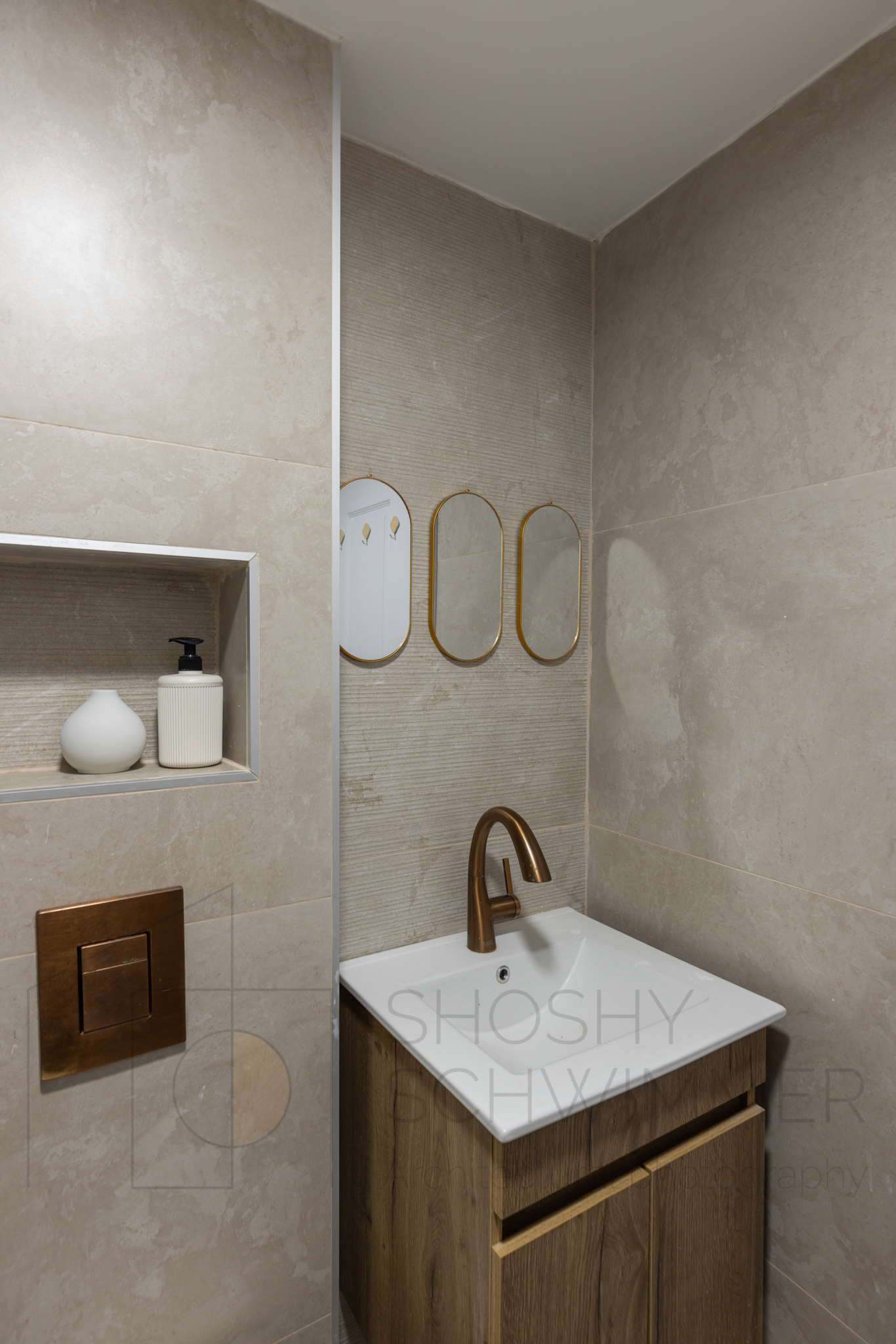 Luxury ground floor apartment photo 5